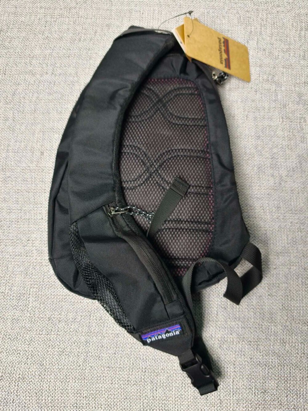Patagonia Black Atom 8L Sling Bag - Picture 2 of 2